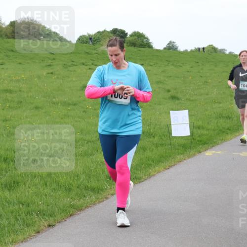 04.05.2025 - 8. Wedeler Halbmarathon Lena Gebhardt http://msf.ph/oto/7834607 04.05.2025 11:24:45 Laufen 1046, 1091 meine-sportfotos.de