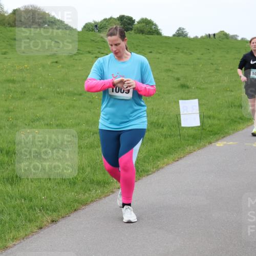 04.05.2025 - 8. Wedeler Halbmarathon Lena Gebhardt http://msf.ph/oto/7834612 04.05.2025 11:24:45 Laufen 1046, 1091 meine-sportfotos.de