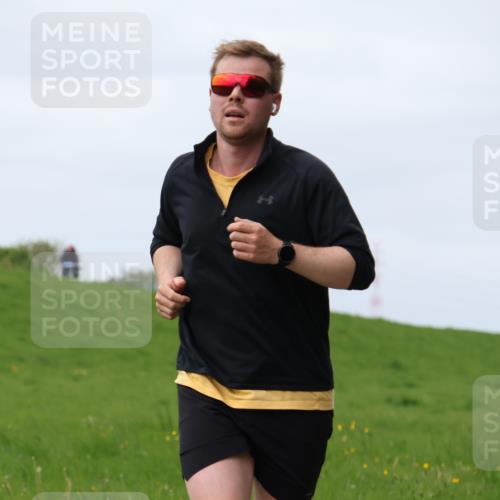 04.05.2025 - 8. Wedeler Halbmarathon Yannick Fuchs http://msf.ph/oto/7834624 04.05.2025 11:43:35 Laufen  meine-sportfotos.de