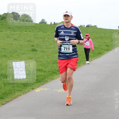 04.05.2025 - 8. Wedeler Halbmarathon Lena Gebhardt http://msf.ph/oto/7834630 04.05.2025 11:24:47 Laufen 88, 711, 512 meine-sportfotos.de