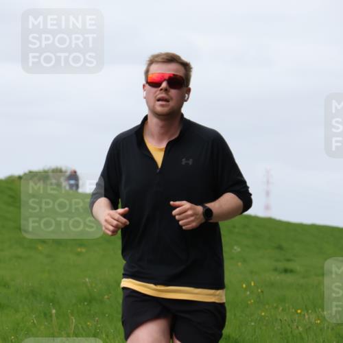 04.05.2025 - 8. Wedeler Halbmarathon Yannick Fuchs http://msf.ph/oto/7834631 04.05.2025 11:43:35 Laufen  meine-sportfotos.de