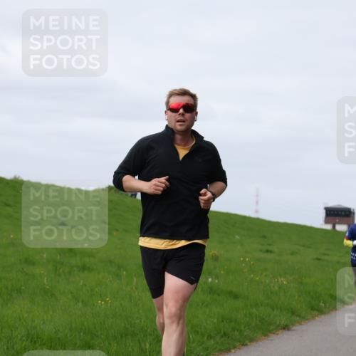 04.05.2025 - 8. Wedeler Halbmarathon Yannick Fuchs http://msf.ph/oto/7834642 04.05.2025 11:43:35 Laufen 1129 meine-sportfotos.de