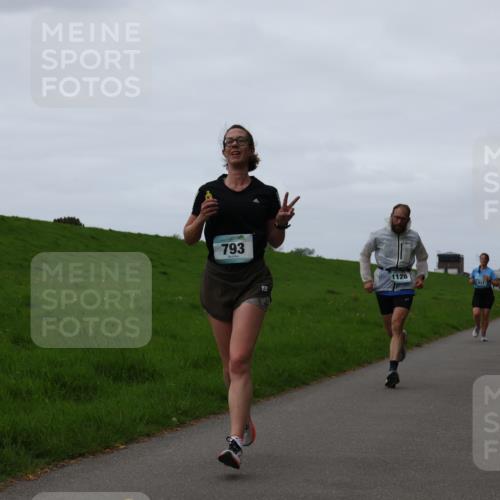04.05.2025 - 8. Wedeler Halbmarathon Yannick Fuchs http://msf.ph/oto/7834663 04.05.2025 11:22:47 Laufen 793, 1128 meine-sportfotos.de
