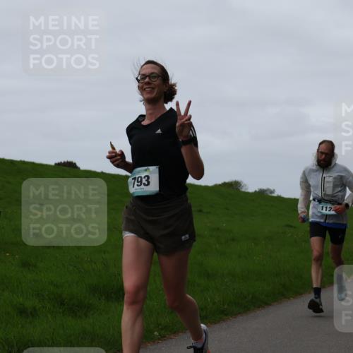 04.05.2025 - 8. Wedeler Halbmarathon Yannick Fuchs http://msf.ph/oto/7834682 04.05.2025 11:22:47 Laufen 793, 112 meine-sportfotos.de
