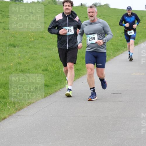 04.05.2025 - 8. Wedeler Halbmarathon Lena Gebhardt http://msf.ph/oto/7834693 04.05.2025 11:24:56 Laufen 15, 259, 115 meine-sportfotos.de