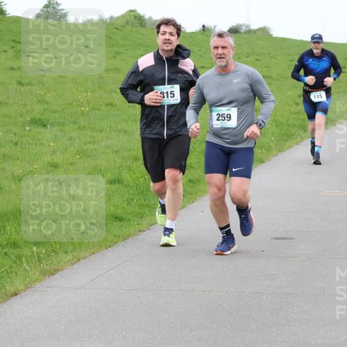 04.05.2025 - 8. Wedeler Halbmarathon Lena Gebhardt http://msf.ph/oto/7834697 04.05.2025 11:24:57 Laufen 15, 115, 259, 917 meine-sportfotos.de