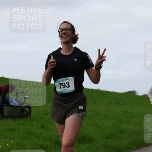 04.05.2025 - 8. Wedeler Halbmarathon Yannick Fuchs http://msf.ph/oto/7834702 04.05.2025 11:22:48 Laufen 793, 1128 meine-sportfotos.de