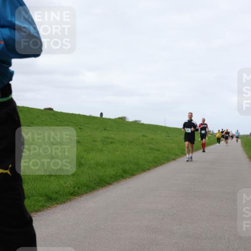 04.05.2025 - 8. Wedeler Halbmarathon Yannick Fuchs http://msf.ph/oto/7834704 04.05.2025 11:43:43 Laufen 129 meine-sportfotos.de