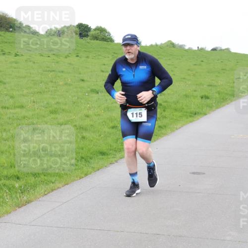 04.05.2025 - 8. Wedeler Halbmarathon Lena Gebhardt http://msf.ph/oto/7834710 04.05.2025 11:25:00 Laufen 115, 917 meine-sportfotos.de