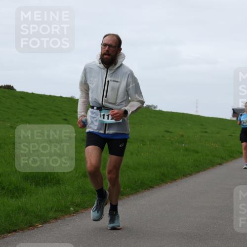 04.05.2025 - 8. Wedeler Halbmarathon Yannick Fuchs http://msf.ph/oto/7834727 04.05.2025 11:22:49 Laufen 112, 917 meine-sportfotos.de