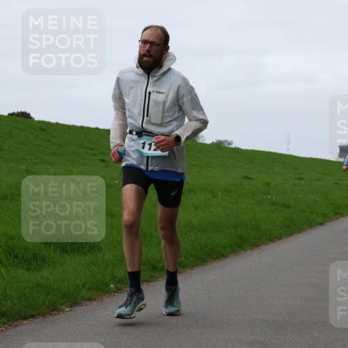 04.05.2025 - 8. Wedeler Halbmarathon Yannick Fuchs http://msf.ph/oto/7834733 04.05.2025 11:22:49 Laufen 112, 917 meine-sportfotos.de