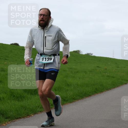 04.05.2025 - 8. Wedeler Halbmarathon Yannick Fuchs http://msf.ph/oto/7834746 04.05.2025 11:22:49 Laufen 1128 meine-sportfotos.de