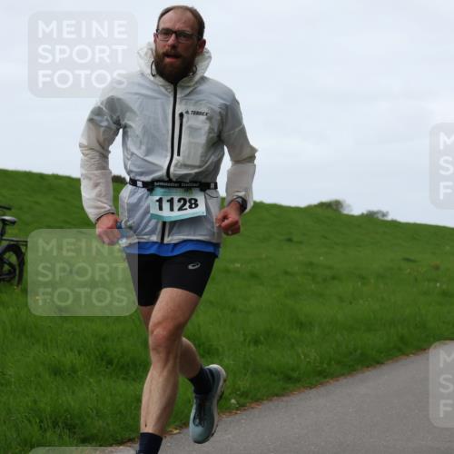 04.05.2025 - 8. Wedeler Halbmarathon Yannick Fuchs http://msf.ph/oto/7834757 04.05.2025 11:22:49 Laufen 1128, 917 meine-sportfotos.de