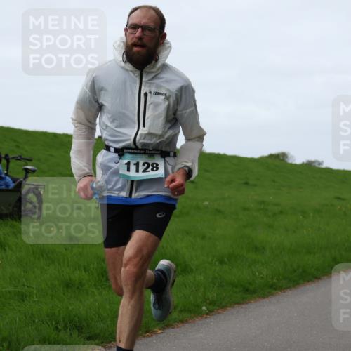 04.05.2025 - 8. Wedeler Halbmarathon Yannick Fuchs http://msf.ph/oto/7834759 04.05.2025 11:22:49 Laufen 1128 meine-sportfotos.de
