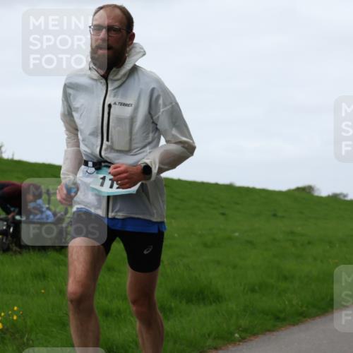 04.05.2025 - 8. Wedeler Halbmarathon Yannick Fuchs http://msf.ph/oto/7834769 04.05.2025 11:22:49 Laufen 11 meine-sportfotos.de