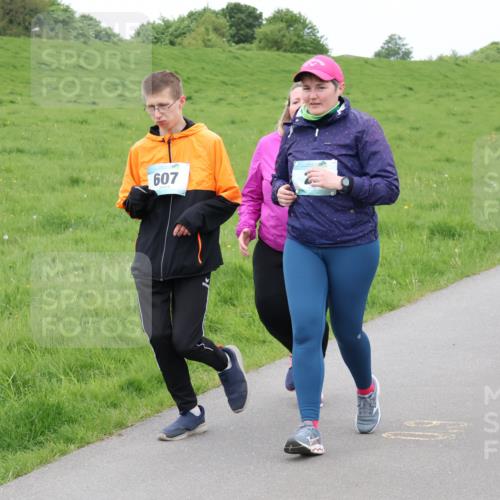 04.05.2025 - 8. Wedeler Halbmarathon Lena Gebhardt http://msf.ph/oto/7834779 04.05.2025 11:25:16 Laufen 607, 1119 meine-sportfotos.de