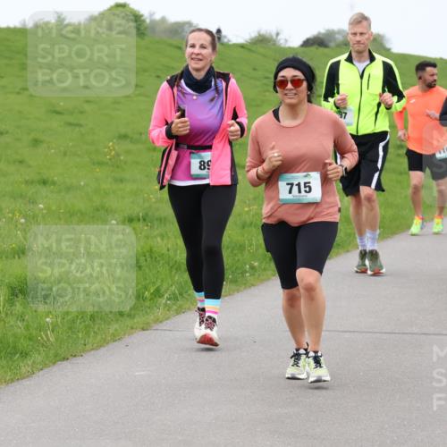 04.05.2025 - 8. Wedeler Halbmarathon Lena Gebhardt http://msf.ph/oto/7834809 04.05.2025 11:25:21 Laufen 89, 715, 97, 10, 508 meine-sportfotos.de