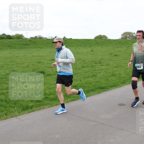 04.05.2025 - 8. Wedeler Halbmarathon Lena Gebhardt http://msf.ph/oto/7834849 04.05.2025 11:25:34 Laufen 563 meine-sportfotos.de