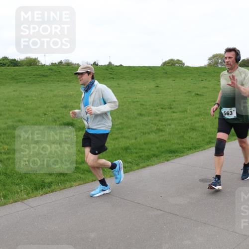 04.05.2025 - 8. Wedeler Halbmarathon Lena Gebhardt http://msf.ph/oto/7834852 04.05.2025 11:25:34 Laufen 563 meine-sportfotos.de