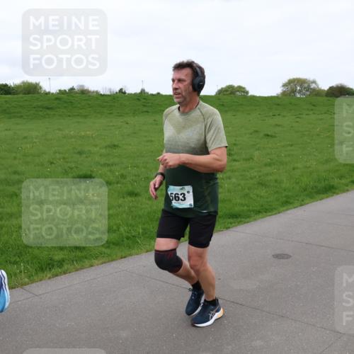04.05.2025 - 8. Wedeler Halbmarathon Lena Gebhardt http://msf.ph/oto/7834859 04.05.2025 11:25:35 Laufen 563 meine-sportfotos.de