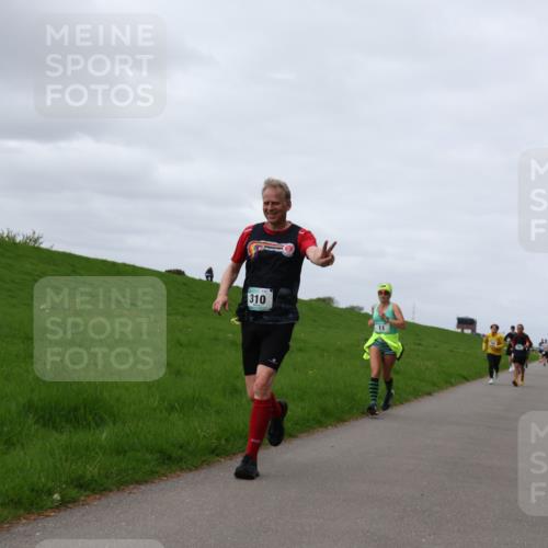 04.05.2025 - 8. Wedeler Halbmarathon Yannick Fuchs http://msf.ph/oto/7834860 04.05.2025 11:43:50 Laufen 310, 11 meine-sportfotos.de