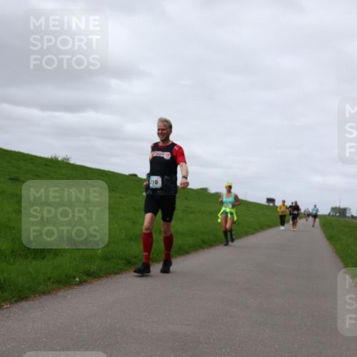 04.05.2025 - 8. Wedeler Halbmarathon Yannick Fuchs http://msf.ph/oto/7834869 04.05.2025 11:43:51 Laufen 10 meine-sportfotos.de