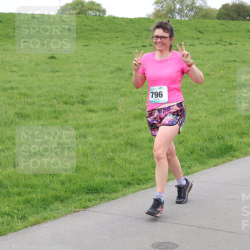 04.05.2025 - 8. Wedeler Halbmarathon Lena Gebhardt http://msf.ph/oto/7834870 04.05.2025 11:25:40 Laufen 796 meine-sportfotos.de