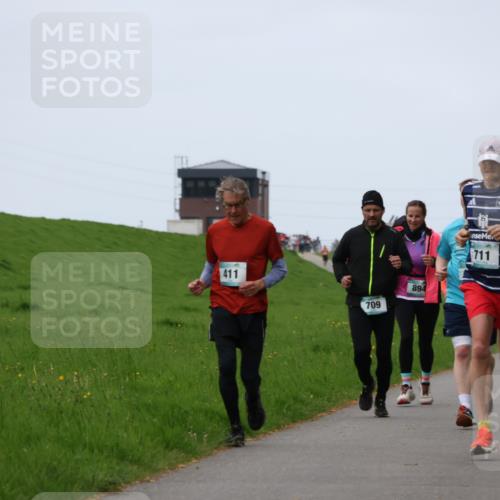 04.05.2025 - 8. Wedeler Halbmarathon Yannick Fuchs http://msf.ph/oto/7834918 04.05.2025 11:22:54 Laufen 411, 709, 894, 711 meine-sportfotos.de