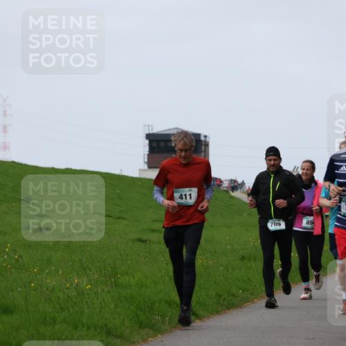 04.05.2025 - 8. Wedeler Halbmarathon Yannick Fuchs http://msf.ph/oto/7834931 04.05.2025 11:22:55 Laufen 411, 709, 894, 711 meine-sportfotos.de