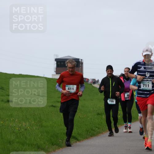 04.05.2025 - 8. Wedeler Halbmarathon Yannick Fuchs http://msf.ph/oto/7834938 04.05.2025 11:22:55 Laufen 411, 709, 89, 711, 645 meine-sportfotos.de