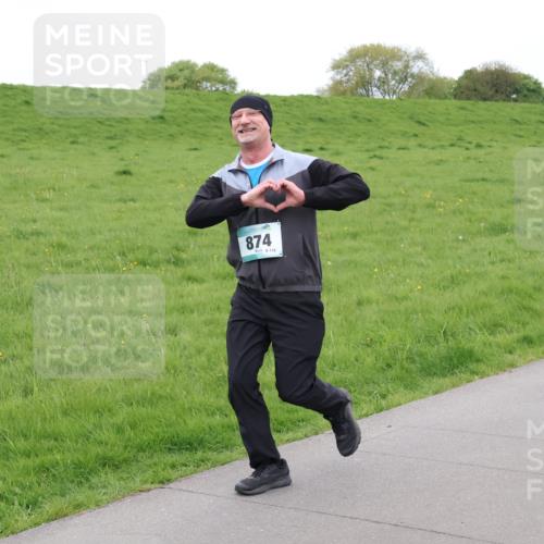 04.05.2025 - 8. Wedeler Halbmarathon Lena Gebhardt http://msf.ph/oto/7834961 04.05.2025 11:26:04 Laufen 874 meine-sportfotos.de