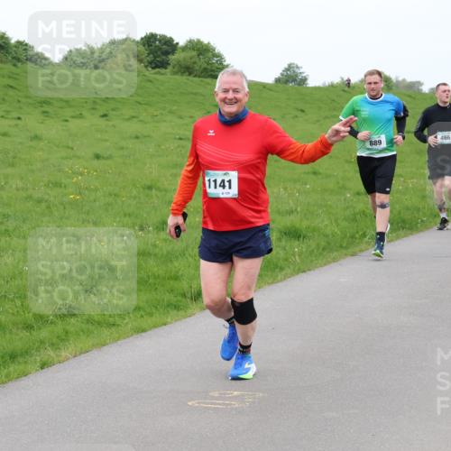 04.05.2025 - 8. Wedeler Halbmarathon Lena Gebhardt http://msf.ph/oto/7834994 04.05.2025 11:26:08 Laufen 1141, 889, 466 meine-sportfotos.de