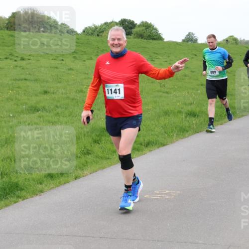 04.05.2025 - 8. Wedeler Halbmarathon Lena Gebhardt http://msf.ph/oto/7835001 04.05.2025 11:26:08 Laufen 1141, 129, 889, 466 meine-sportfotos.de