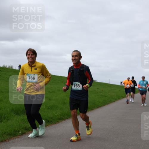 04.05.2025 - 8. Wedeler Halbmarathon Yannick Fuchs http://msf.ph/oto/7835007 04.05.2025 11:43:58 Laufen 766, 765 meine-sportfotos.de