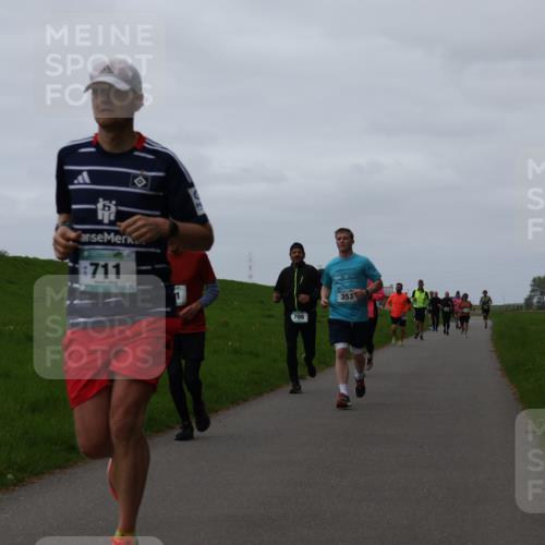 04.05.2025 - 8. Wedeler Halbmarathon Yannick Fuchs http://msf.ph/oto/7835027 04.05.2025 11:23:00 Laufen 711, 709, 353 meine-sportfotos.de