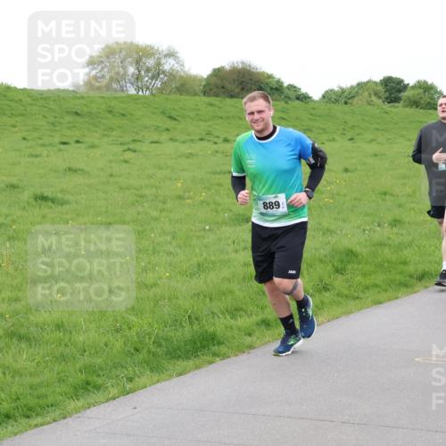 04.05.2025 - 8. Wedeler Halbmarathon Lena Gebhardt http://msf.ph/oto/7835037 04.05.2025 11:26:11 Laufen 889 meine-sportfotos.de