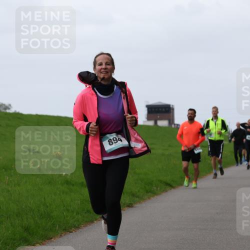 04.05.2025 - 8. Wedeler Halbmarathon Yannick Fuchs http://msf.ph/oto/7835130 04.05.2025 11:23:04 Laufen 894 meine-sportfotos.de