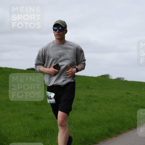 04.05.2025 - 8. Wedeler Halbmarathon Yannick Fuchs http://msf.ph/oto/7835183 04.05.2025 11:44:11 Laufen 94 meine-sportfotos.de