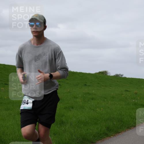 04.05.2025 - 8. Wedeler Halbmarathon Yannick Fuchs http://msf.ph/oto/7835192 04.05.2025 11:44:12 Laufen 994 meine-sportfotos.de