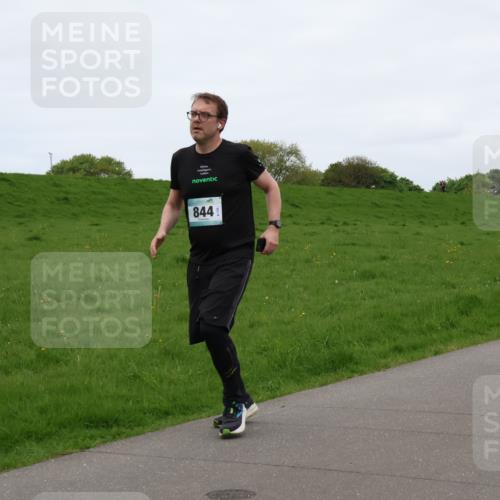 04.05.2025 - 8. Wedeler Halbmarathon Lena Gebhardt http://msf.ph/oto/7835199 04.05.2025 11:26:39 Laufen 844, 1167 meine-sportfotos.de