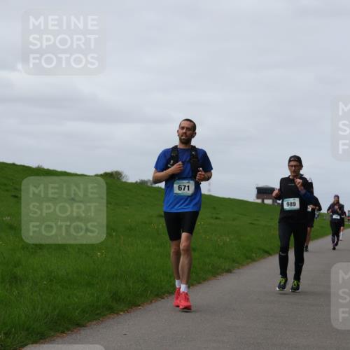 04.05.2025 - 8. Wedeler Halbmarathon Yannick Fuchs http://msf.ph/oto/7835214 04.05.2025 11:44:16 Laufen 671, 989 meine-sportfotos.de