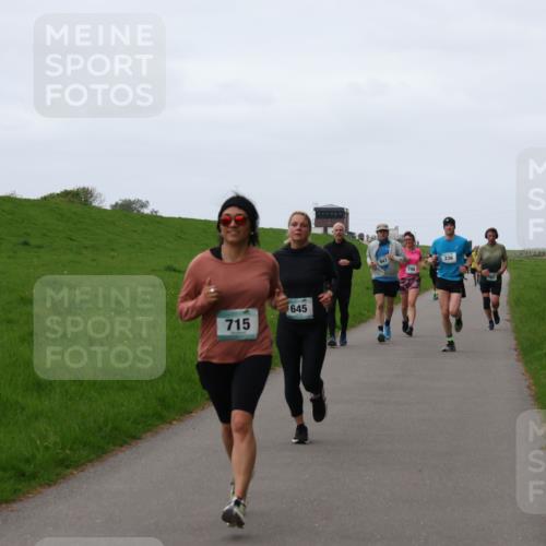04.05.2025 - 8. Wedeler Halbmarathon Yannick Fuchs http://msf.ph/oto/7835357 04.05.2025 11:23:16 Laufen 715, 645, 947, 796, 336 meine-sportfotos.de