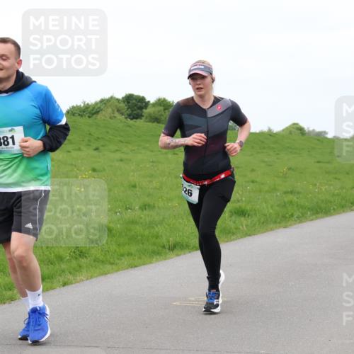 04.05.2025 - 8. Wedeler Halbmarathon Lena Gebhardt http://msf.ph/oto/7835389 04.05.2025 11:27:28 Laufen 881, 26 meine-sportfotos.de