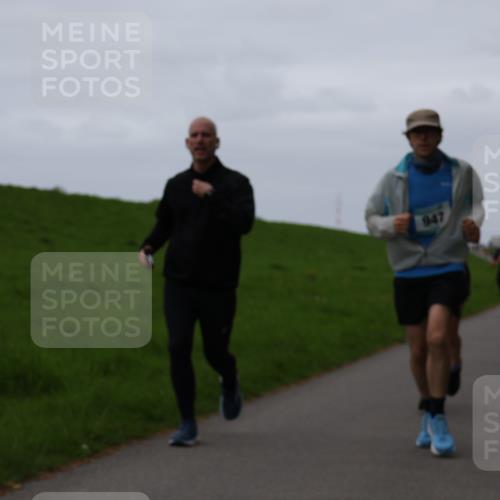 04.05.2025 - 8. Wedeler Halbmarathon Yannick Fuchs http://msf.ph/oto/7835528 04.05.2025 11:23:22 Laufen 947 meine-sportfotos.de