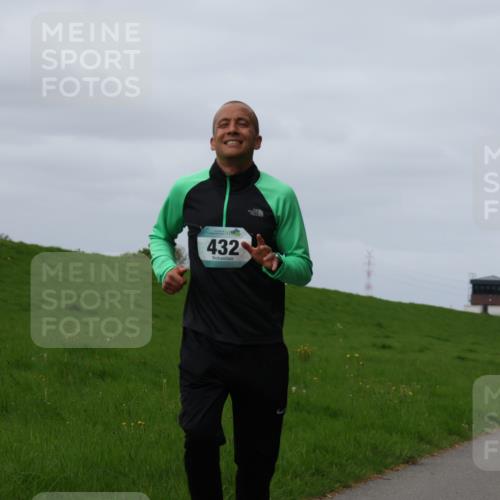 04.05.2025 - 8. Wedeler Halbmarathon Yannick Fuchs http://msf.ph/oto/7835603 04.05.2025 11:44:37 Laufen 432 meine-sportfotos.de