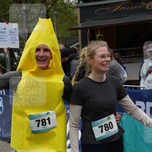 04.05.2025 - 8. Wedeler Halbmarathon Felixshl http://msf.ph/oto/7835605 04.05.2025 12:20:34 Ziel  meine-sportfotos.de