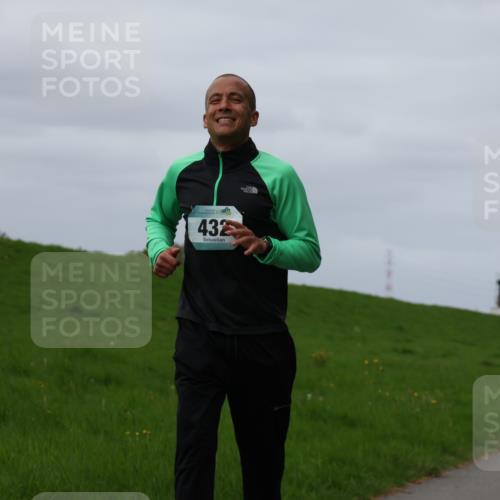 04.05.2025 - 8. Wedeler Halbmarathon Yannick Fuchs http://msf.ph/oto/7835607 04.05.2025 11:44:37 Laufen 432 meine-sportfotos.de