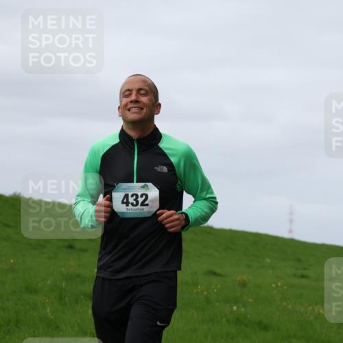 04.05.2025 - 8. Wedeler Halbmarathon Yannick Fuchs http://msf.ph/oto/7835616 04.05.2025 11:44:37 Laufen 432 meine-sportfotos.de