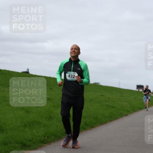 04.05.2025 - 8. Wedeler Halbmarathon Yannick Fuchs http://msf.ph/oto/7835630 04.05.2025 11:44:38 Laufen 432 meine-sportfotos.de