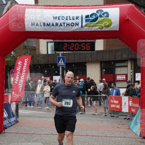 04.05.2025 - 8. Wedeler Halbmarathon Felixshl http://msf.ph/oto/7835757 04.05.2025 12:20:54 Ziel 282 meine-sportfotos.de